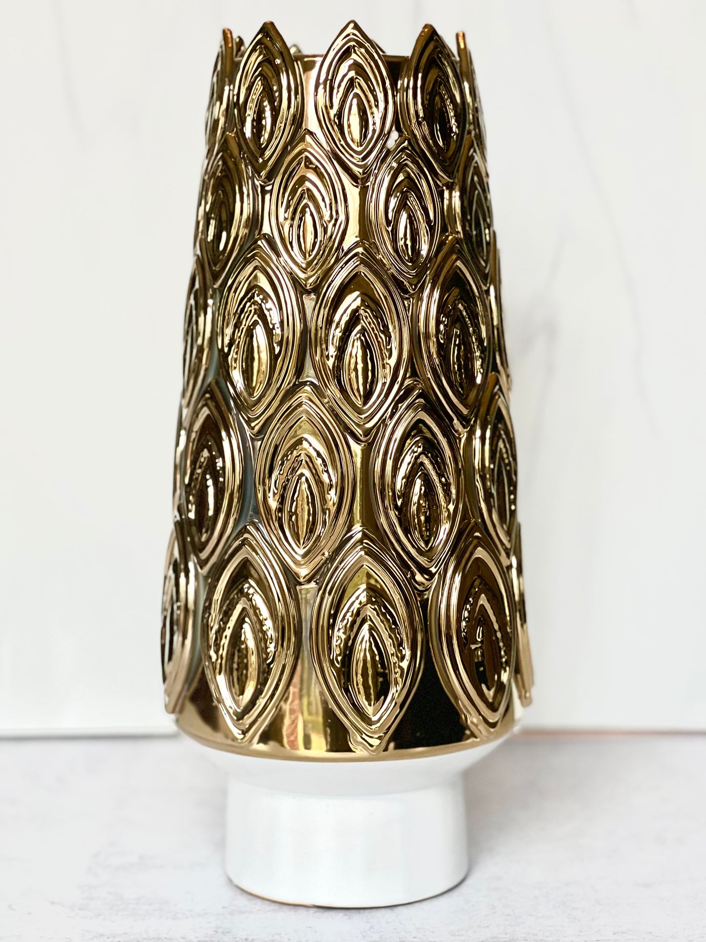 Feathers Gold & White Porcelain Vase